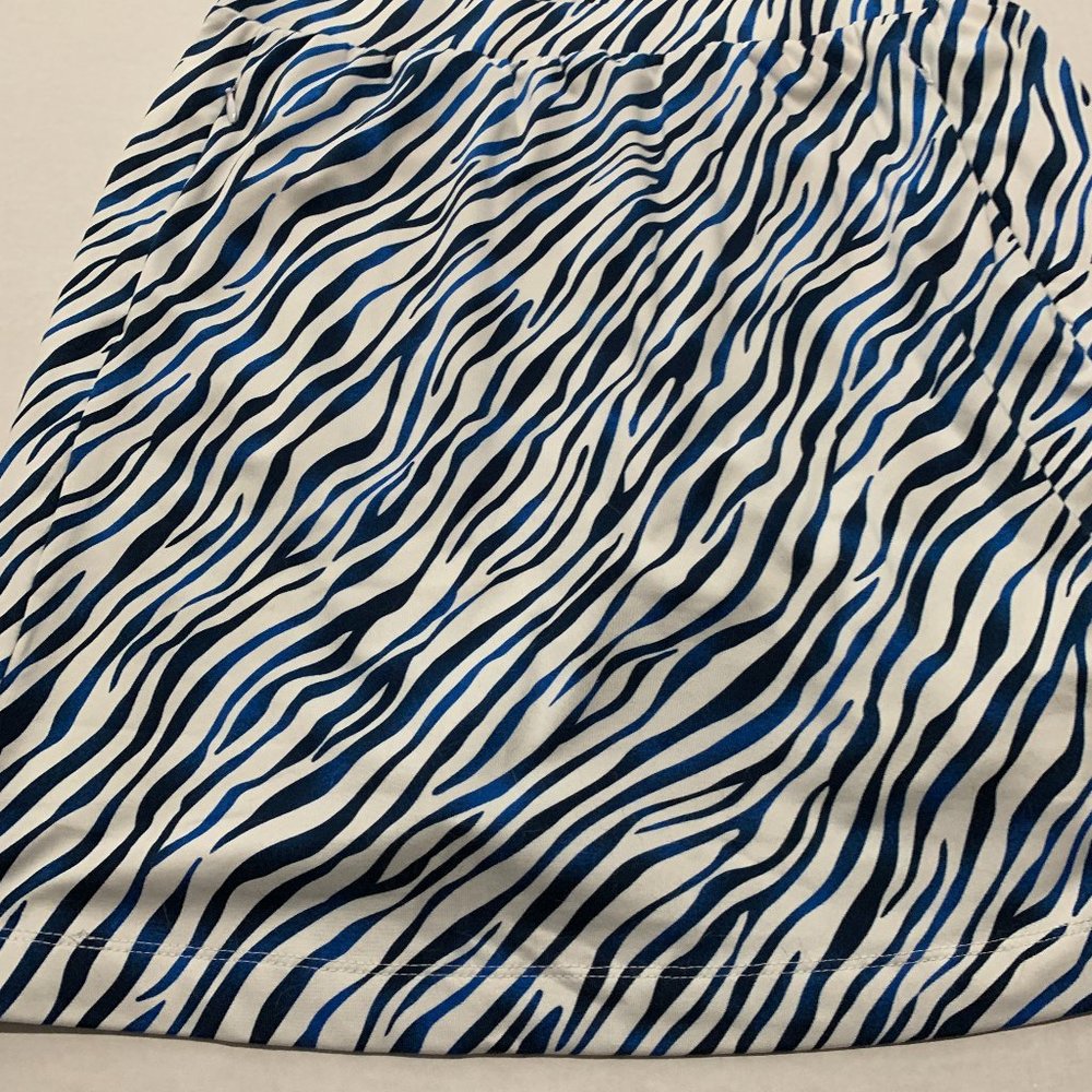 Women's  TAIL Golf Skirt  Size SMALL like new Dry cleaned only